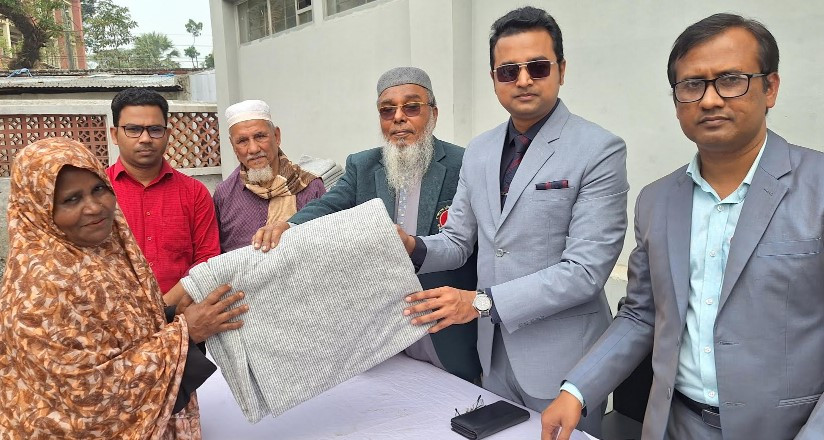 চাঁদপুরে অসহায় বীর মুক্তিযোদ্ধাদের মাঝে কম্বল বিতরণ